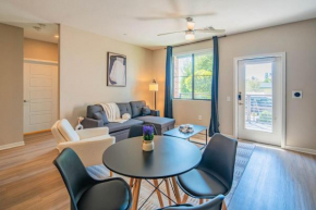 Quaint 2BR Uptown Biltmore Gym Pool Parking WD